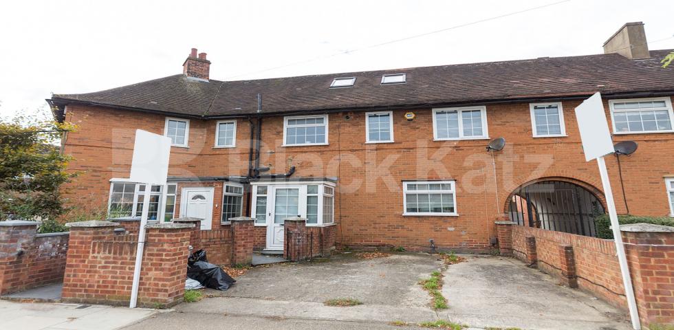 			NEW INSTRUCTION, 3 Bedroom, 1 bath, 1 reception Terraced House			 Wormholt Road, Shepherds Bush